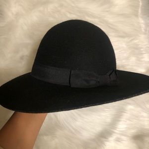 Black felt hat!